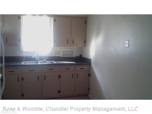 Building Photo - 122 D View Ave