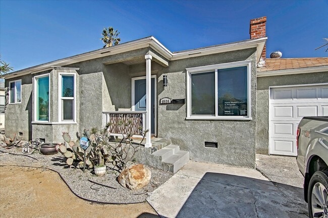 Building Photo - 6538 Farmdale Ave