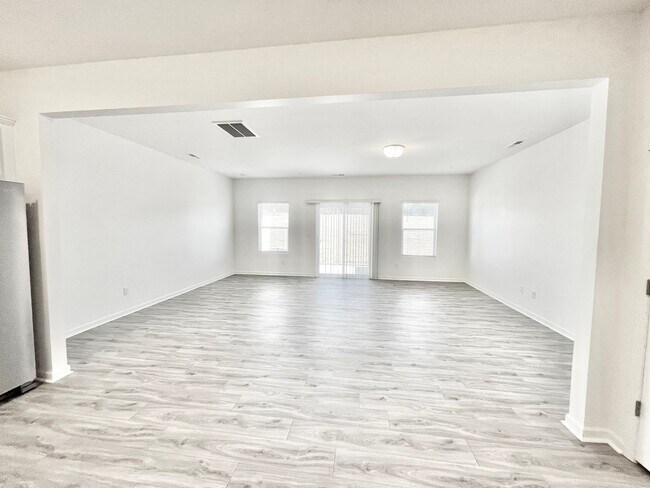 Building Photo - NEW 3BD Townhome Minutes from I85