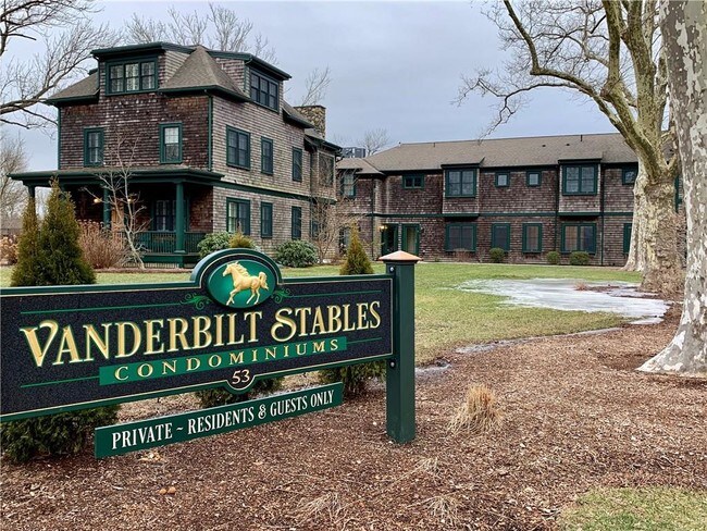 Foto del edificio - 53 Sandy Point Farm Rd