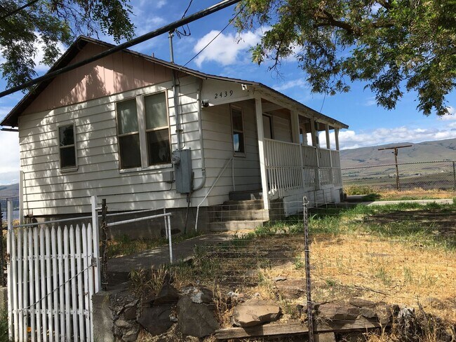 Building Photo - 1 Bedroom cabin with Columbia River view a...