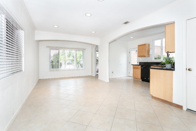 Foto del edificio - 326 N Naomi St