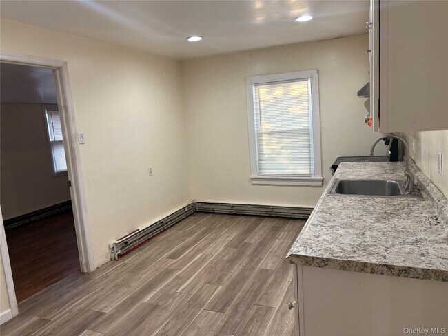 Building Photo - 11 Old Turnpike Rd