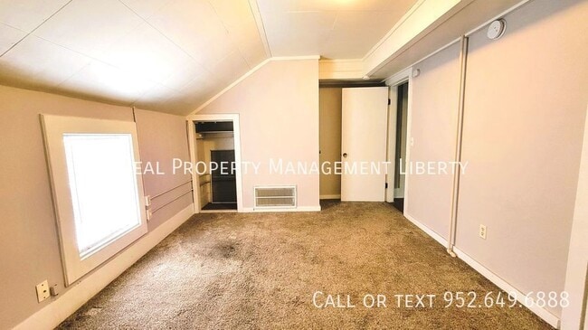 Building Photo - Cozy 1-Bedroom Apartment in Chaska: Comfor...