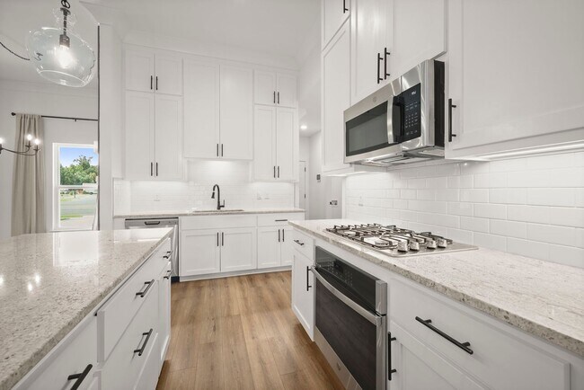 Building Photo - Beautiful 4-Bedroom Home in Parks at Water Oaks – Gonzales, LA