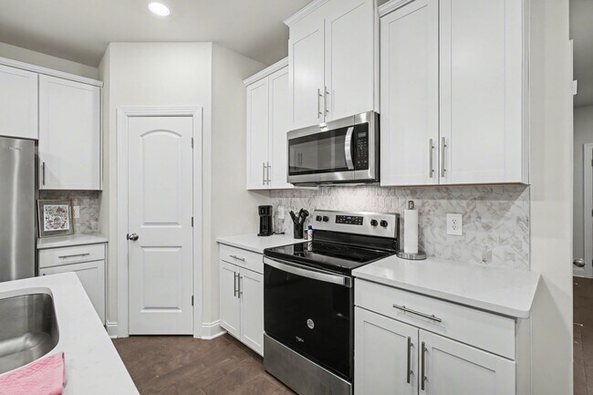 Electrodomésticos de cocina SÓLO incluidos - 1682 Denali Dr