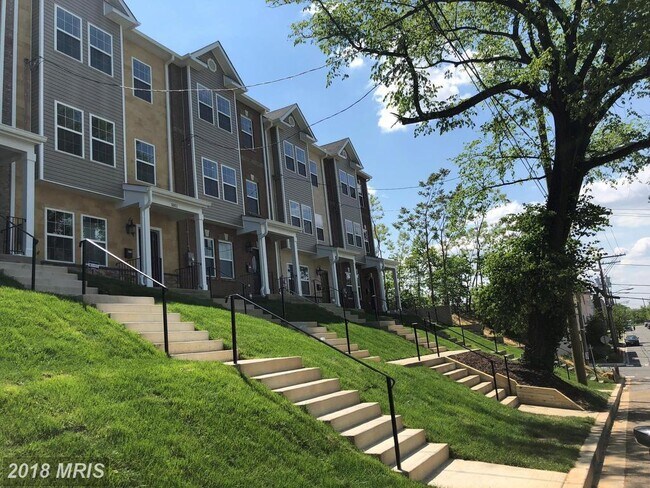 Front View - 5007 A St SE