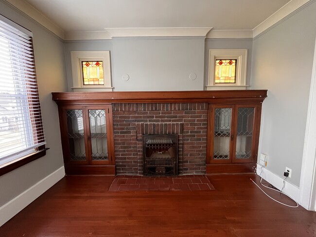 Building Photo - 1333 Beaconsfield Ave