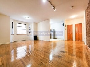 Building Photo - 715 W 172nd St
