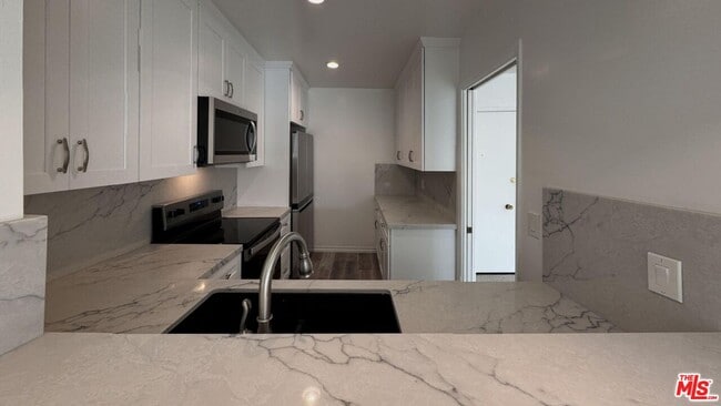 Foto del edificio - 11750 Sunset Blvd