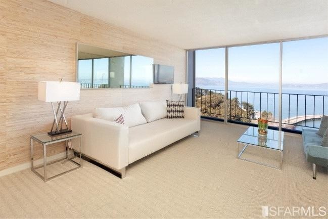Foto del edificio - 1050 North Point St