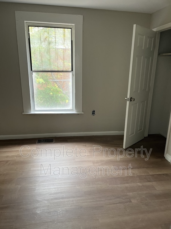 Building Photo - 310 54th St