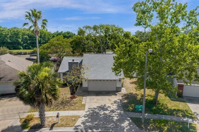 Building Photo - 1427 La Paloma Cir