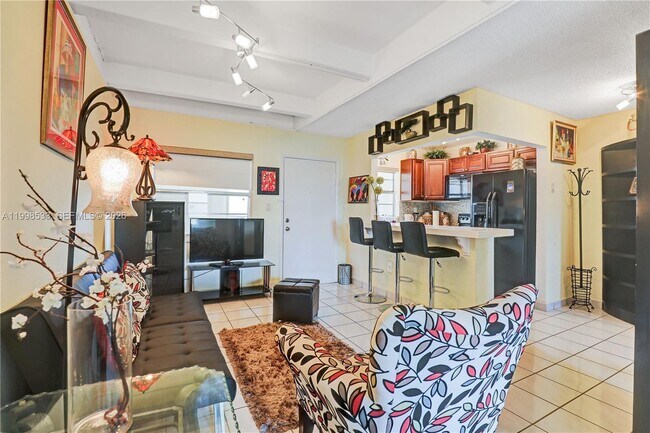 Foto del edificio - 3536 NE 168th St