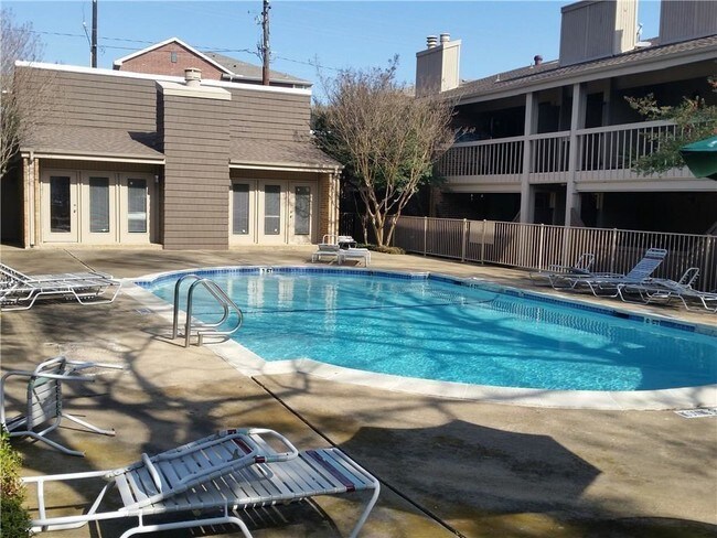 Foto del edificio - 5150 Amesbury Dr
