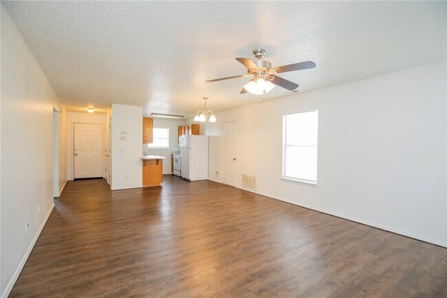 Foto del edificio - 2509 Parkcrest Dr