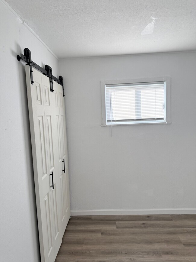 Foto del edificio - 1595 Elaine St