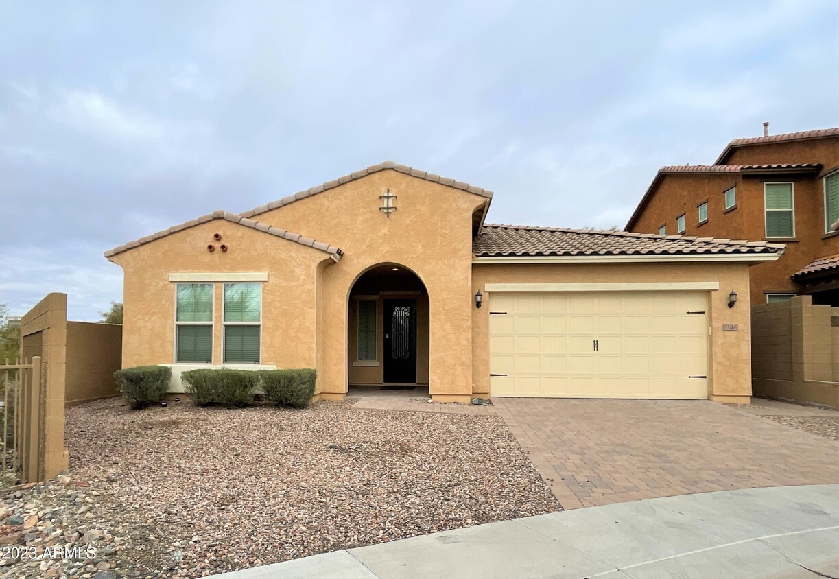 Foto principal - 2146 Red Fox Rd