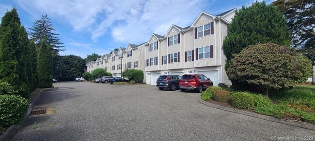 Building Photo - 494 Naugatuck Ave