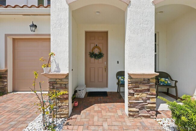 Foto del edificio - 4585 Tara Cove Way