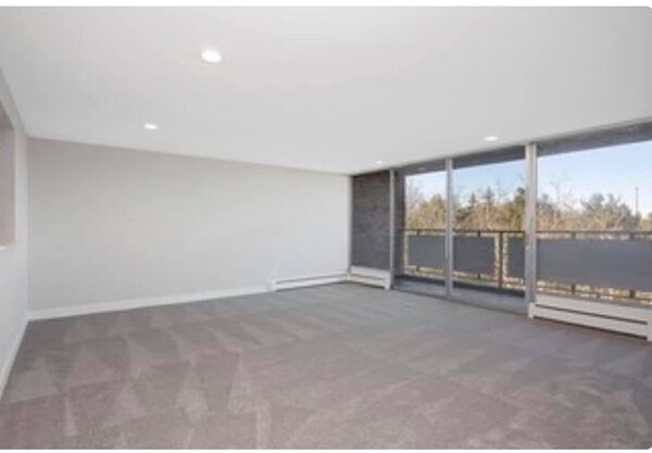 Building Photo - 1 Stonehill Dr