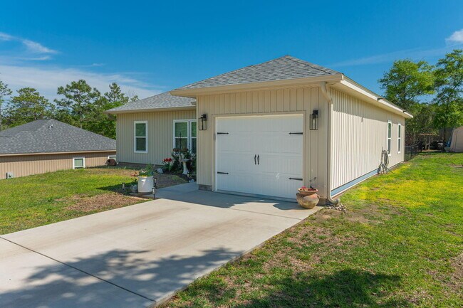 Foto del edificio - 150 Hibiscus Ave