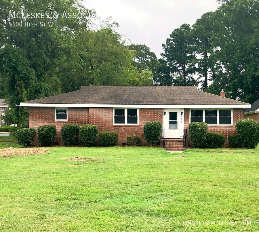 Foto principal - 5600 High St W