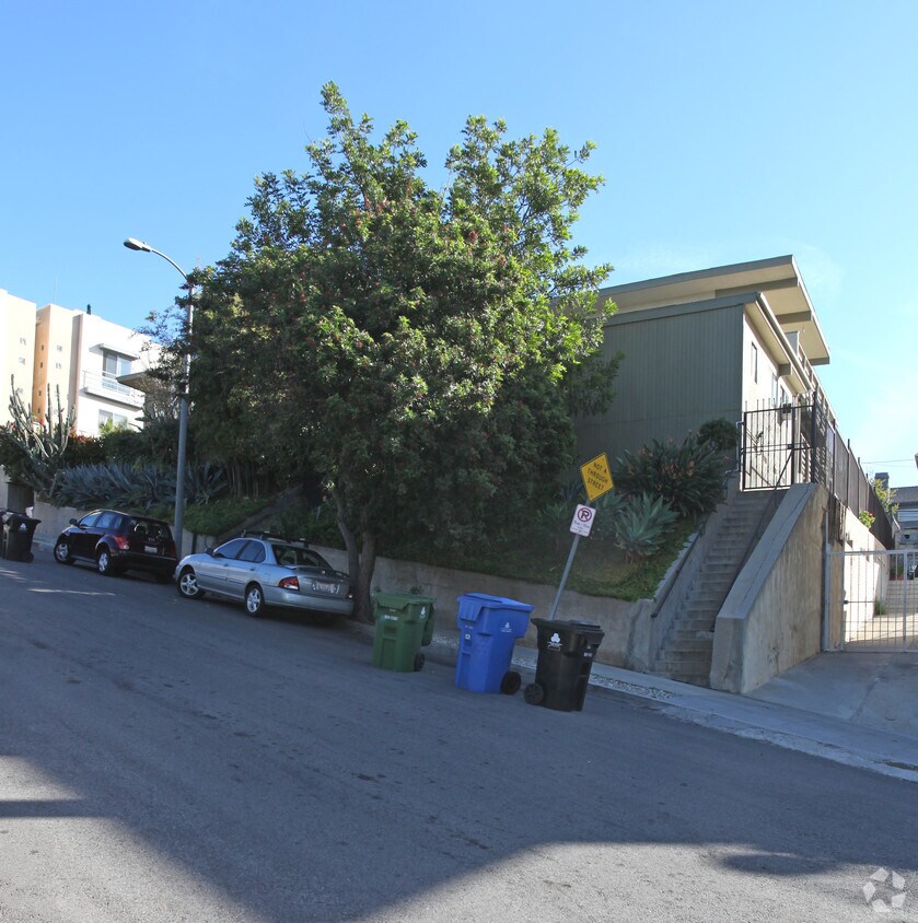 Primary Photo - 1048 Everett Pl