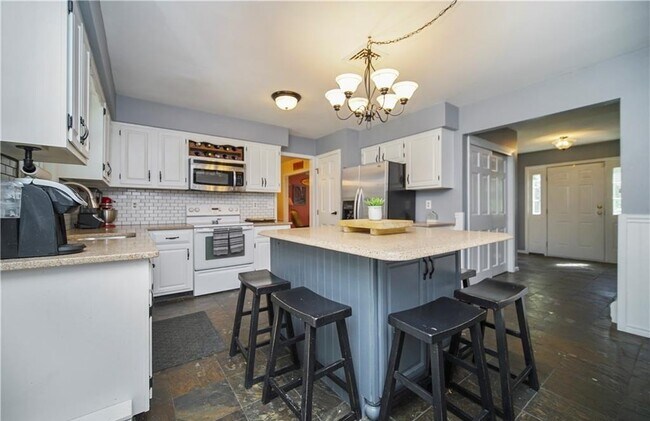 Building Photo - 4 Scaglione Ct