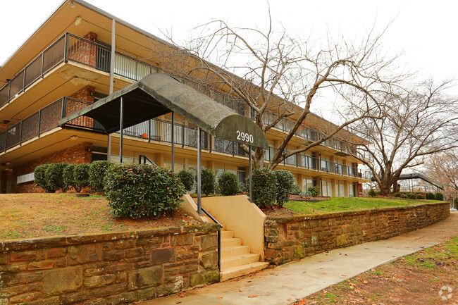 Building Photo - 2990 S Rhodes Cir