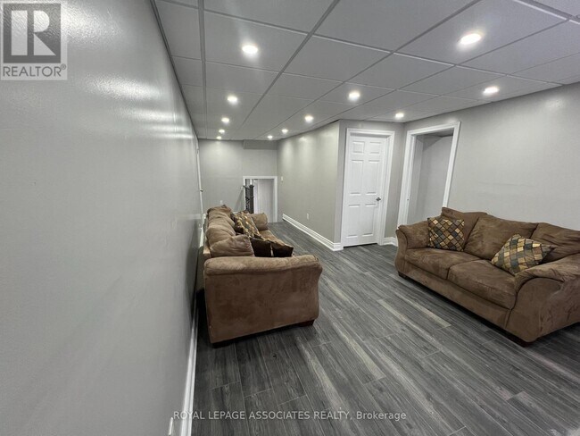 Building Photo - 12623 Torbram Rd