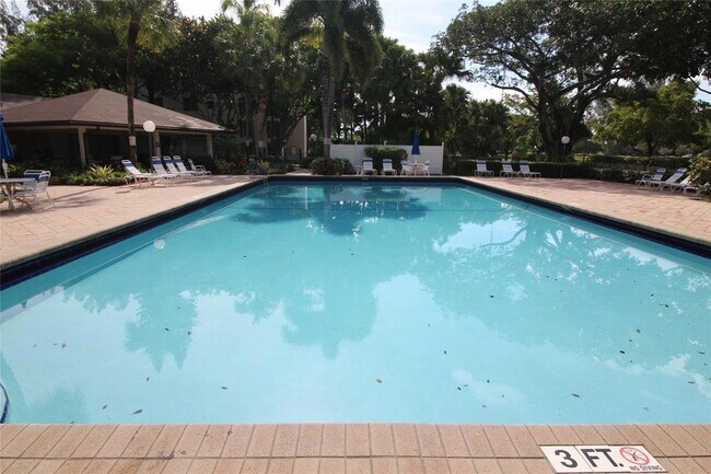 Foto del edificio - 3151 S Palm Aire Dr