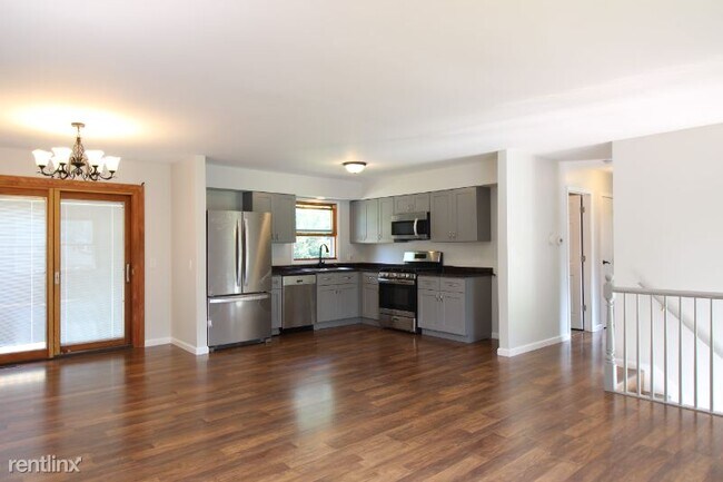 Foto del edificio - 5 br, 2 bath House - 20547 N EUGENE AVE
