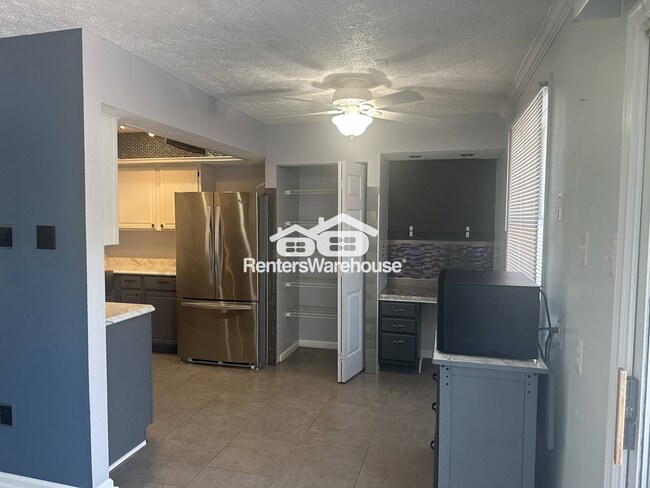 Building Photo - 6 Hobb Ct