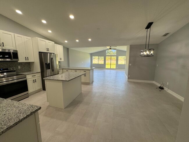 Foto del edificio - 120 Mayfair Ln