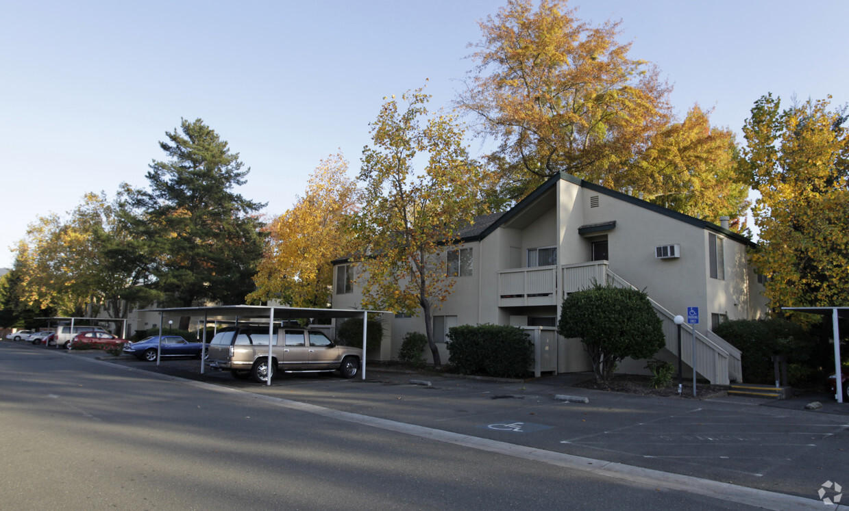 Primary Photo - The Grove @ Glen Ellen