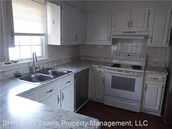 Building Photo - 4 br, 2.5 bath House - 621 Rolleston Court