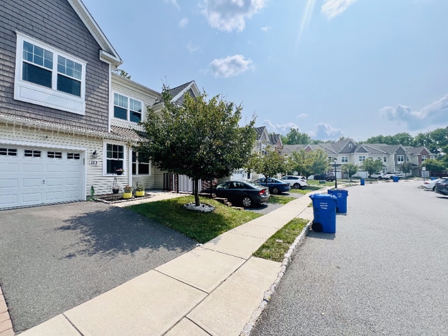 Building Photo - 153 Savoth Ln