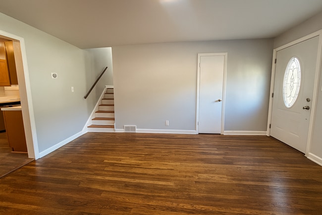 Building Photo - 8414 Dawn Dr