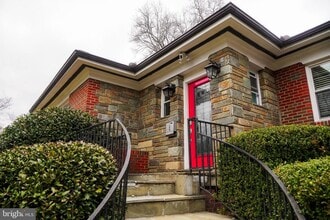 Building Photo - 1633 Kalmia Rd NW