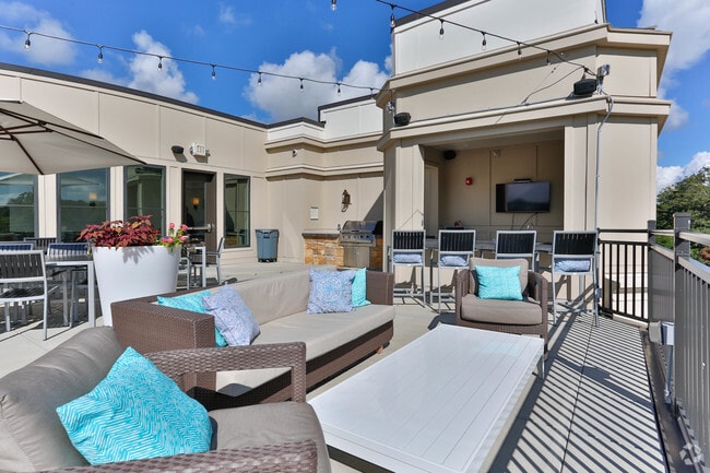 rooftop lounge - The Berkeley at Dilworth