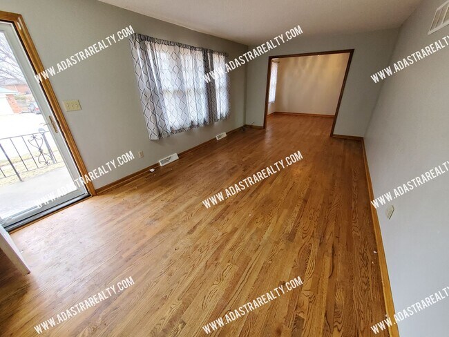 Foto del edificio - Spacious Blue Springs South RANCH Home-Ava...