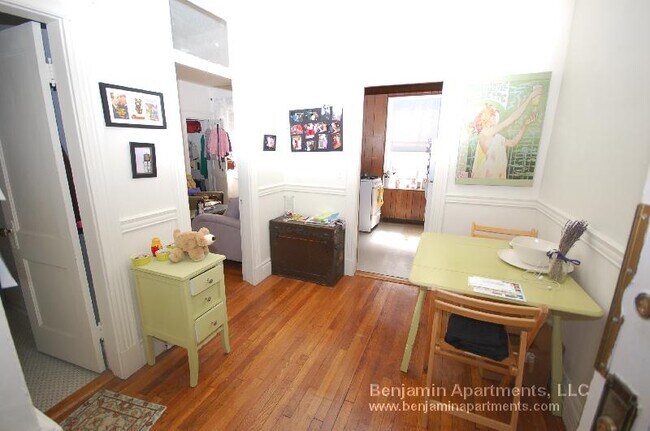 Building Photo - 15 Walbridge St