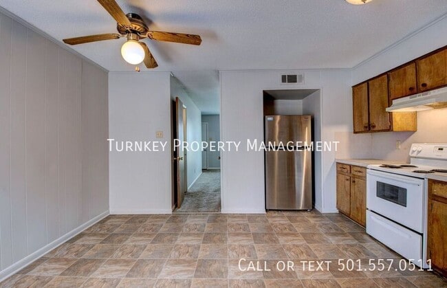 Building Photo - 1821 Sanford Dr