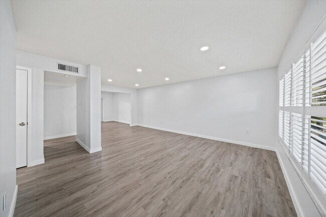 Foto del edificio - 413 Blue Jay Ln