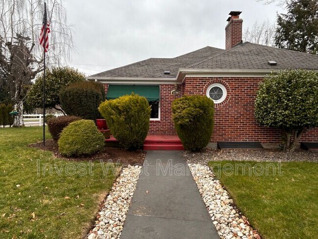 Foto del edificio - 1800 E 9th St