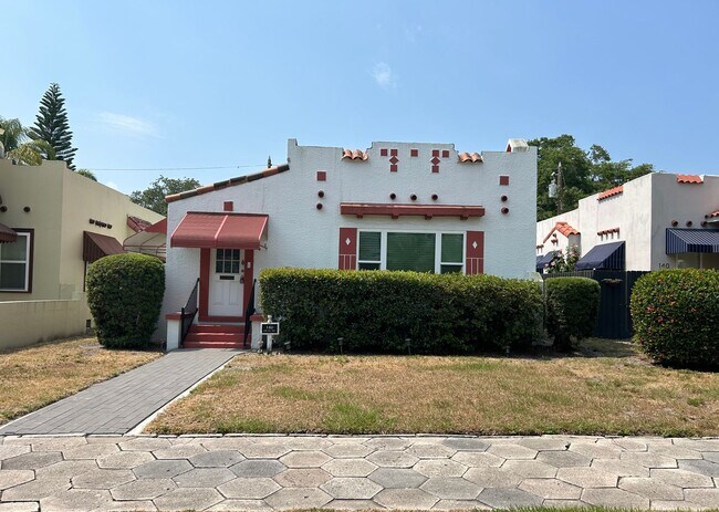 Building Photo - Beautifully Restored 2 bed/1 Bath Old Nort...