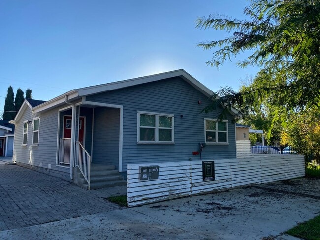 Building Photo - 5708 Colfax Ave