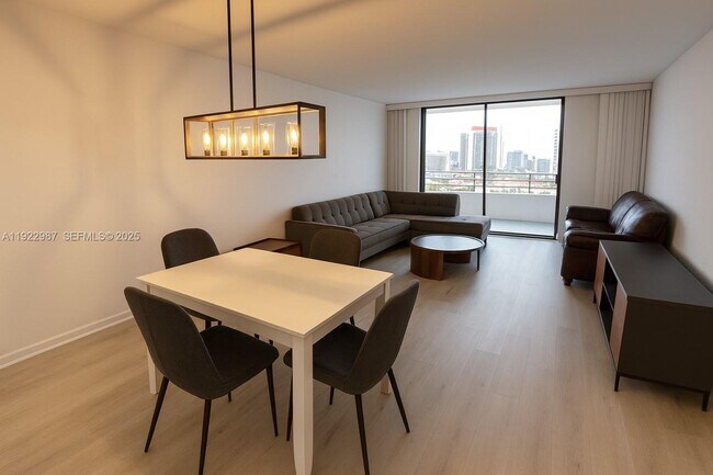 Foto del edificio - 600 Three Islands Blvd