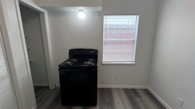 Building Photo - 1325 Herkimer St